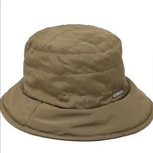 NWT Steve Madden Puffer Bucket Hat